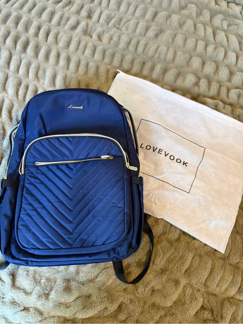 Backpack - Picture 2 of 8